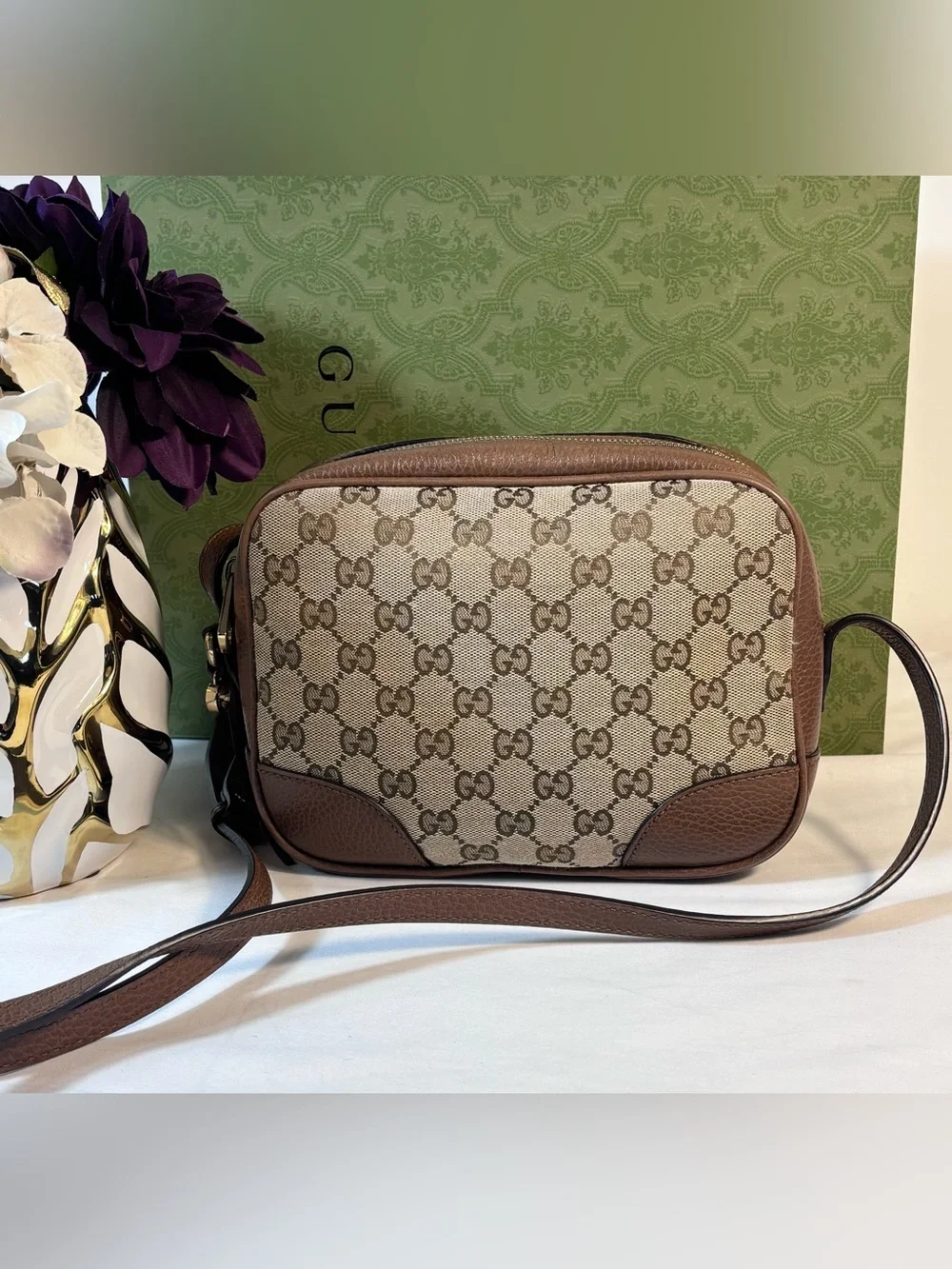 Gucci Bree Supreme Camera Bag